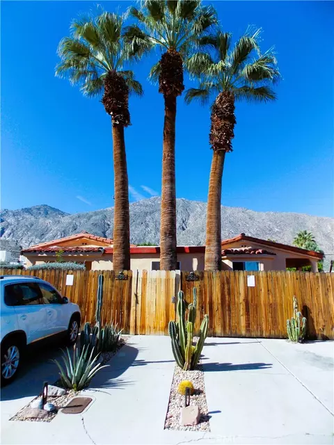 583 S Calle Abronia, Palm Springs, CA 92264