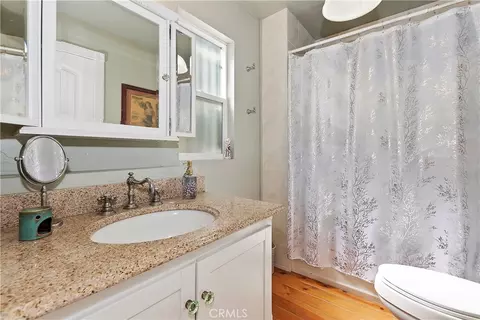 Bath - 29591 Hook Creek Rd, Cedar Glen, CA 92321 photo 1 of 2