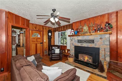 Living - 29591 Hook Creek Rd, Cedar Glen, CA 92321 photo 1 of 5