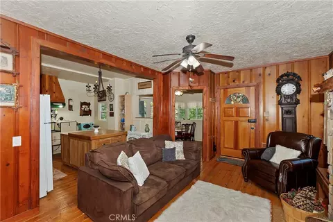 Living - 29591 Hook Creek Rd, Cedar Glen, CA 92321 photo 2 of 5