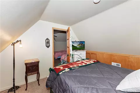 Bedroom - 29591 Hook Creek Rd, Cedar Glen, CA 92321 photo 8 of 8
