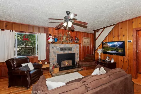 Living - 29591 Hook Creek Rd, Cedar Glen, CA 92321 photo 5 of 5