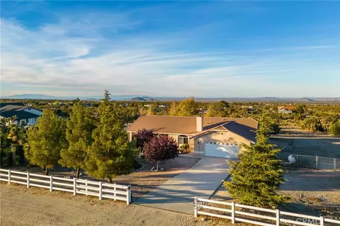 388 Calaveras Rd, Pinon Hills, CA 92372