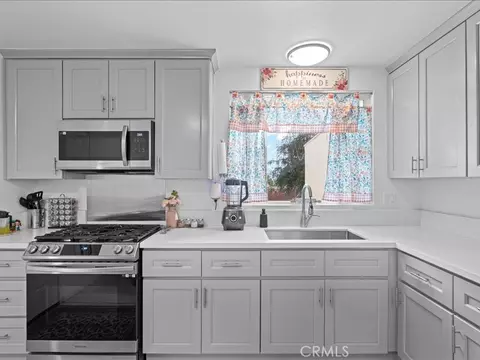 Kitchen - 27111 Millar, Highland, CA 92346 photo 1 of 1