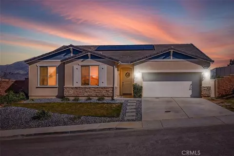 Exterior - 1512 Yucca Ct, Calimesa, CA 92320 photo 2 of 7