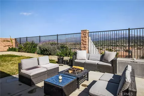 Exterior - 1512 Yucca Ct, Calimesa, CA 92320 photo 3 of 7