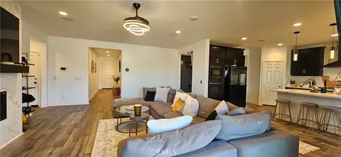 Entry Way - 1512 Yucca Ct, Calimesa, CA 92320 photo 2 of 5