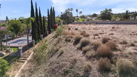 6204 Claridge Dr, Riverside, CA 92506 photo 10