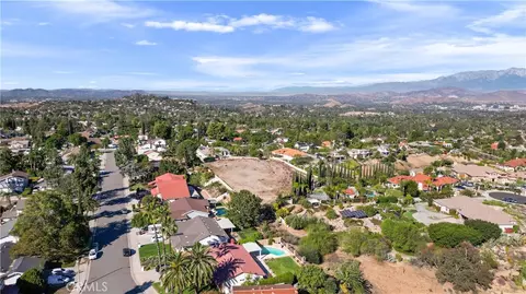 6204 Claridge Dr, Riverside, CA 92506 photo 21