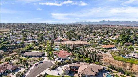 6204 Claridge Dr, Riverside, CA 92506 photo 25
