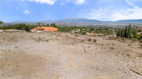 6204 Claridge Dr, Riverside, CA 92506 photo 9