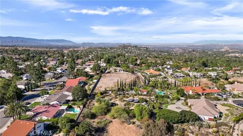 6204 Claridge Dr, Riverside, CA 92506 photo 22