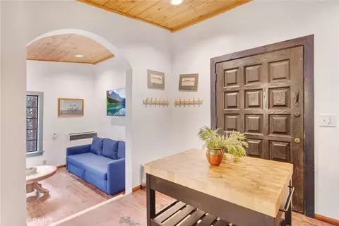 Entry Way - 764 Fern Rd, Cedar Glen, CA 92321 photo 4 of 4