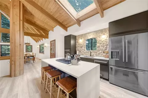 Kitchen - 764 Fern Rd, Cedar Glen, CA 92321 photo 3 of 6