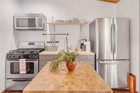Kitchen - 764 Fern Rd, Cedar Glen, CA 92321 photo 6 of 6