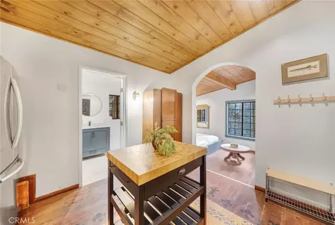 Entry Way - 764 Fern Rd, Cedar Glen, CA 92321 photo 3 of 4