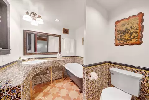 Bath - 764 Fern Rd, Cedar Glen, CA 92321 photo 5 of 6