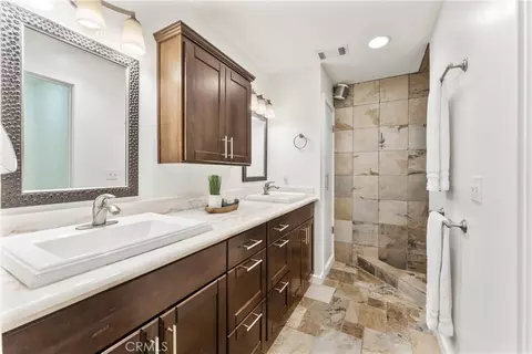 Bath - 12669 Valley View Ln, Redlands, CA 92373 photo 1 of 6