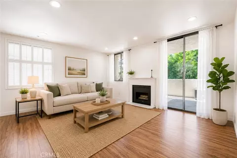 7001 S La Cienega #101, Los Angeles, CA 90045