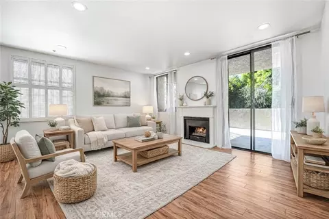 7001 S La Cienega #101, Los Angeles, CA 90045