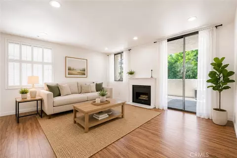 7001 S La Cienega #101, Los Angeles, CA 90045