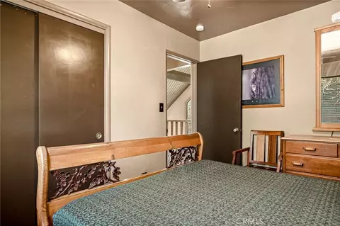 Bedroom - 1256 Grass Vly, Lake Arrowhead, CA 92352 photo 5 of 5