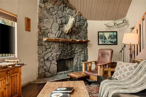 Living - 1256 Grass Vly, Lake Arrowhead, CA 92352 photo 2 of 3
