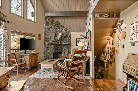 Living - 1256 Grass Vly, Lake Arrowhead, CA 92352 photo 2 of 2