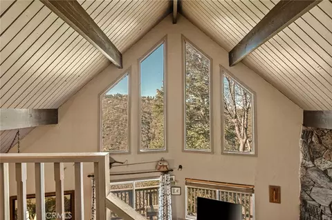 Entry Way - 1256 Grass Vly, Lake Arrowhead, CA 92352 photo 2 of 2
