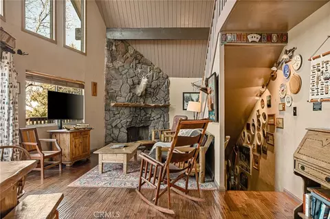 Living - 1256 Grass Vly, Lake Arrowhead, CA 92352 photo 2 of 2