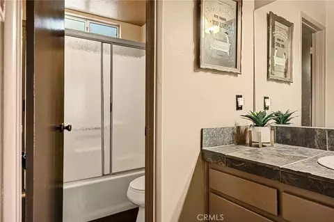 Bath - 1256 Grass Vly, Lake Arrowhead, CA 92352 photo 1 of 4
