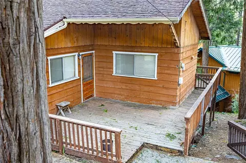 Exterior - 24738 Nestal Ct, Crestline, CA 92325 photo 6 of 13