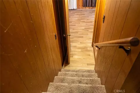 Entry Way - 24738 Nestal Ct, Crestline, CA 92325 photo 7 of 8