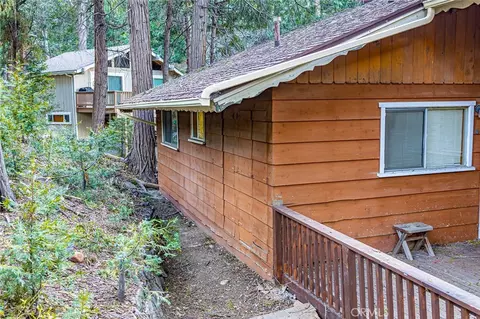 Exterior - 24738 Nestal Ct, Crestline, CA 92325 photo 7 of 13