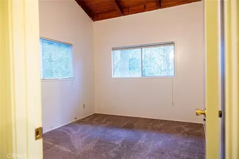 Bedroom - 24738 Nestal Ct, Crestline, CA 92325 photo 4 of 10
