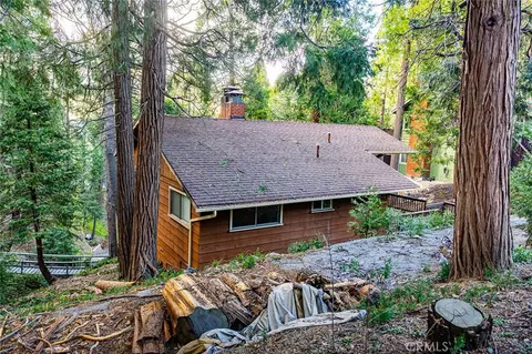 Exterior - 24738 Nestal Ct, Crestline, CA 92325 photo 8 of 13