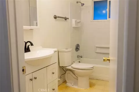 Bath - 24738 Nestal Ct, Crestline, CA 92325 photo 1 of 6