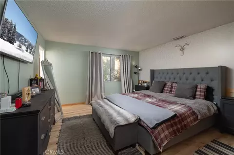 Bedroom - 332 Grenfall Ln, Big Bear City, CA 92314 photo 1 of 5