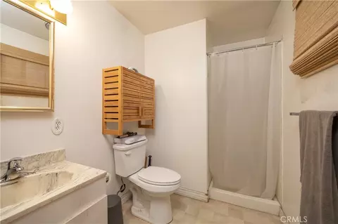 Bath - 332 Grenfall Ln, Big Bear City, CA 92314 photo 1 of 2