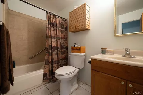 Bath - 332 Grenfall Ln, Big Bear City, CA 92314 photo 2 of 2