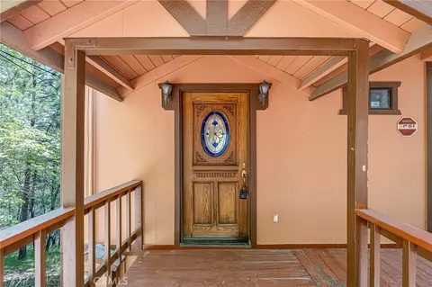 Exterior - 1227 Portillo Ln, Lake Arrowhead, CA 92352 photo 4 of 5