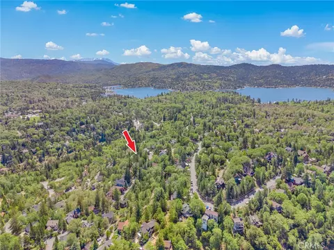 View/Area - 1227 Portillo Ln, Lake Arrowhead, CA 92352 photo 3 of 3