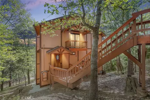 1227 Portillo Ln, Lake Arrowhead, CA 92352