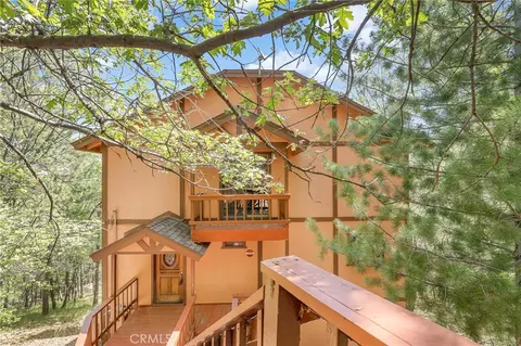 Exterior - 1227 Portillo Ln, Lake Arrowhead, CA 92352 photo 3 of 5