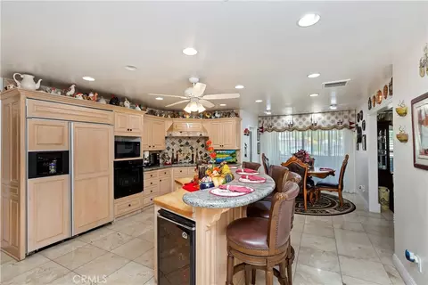 Kitchen - 3694 Parkside, San Bernardino, CA 92404 photo 2 of 4