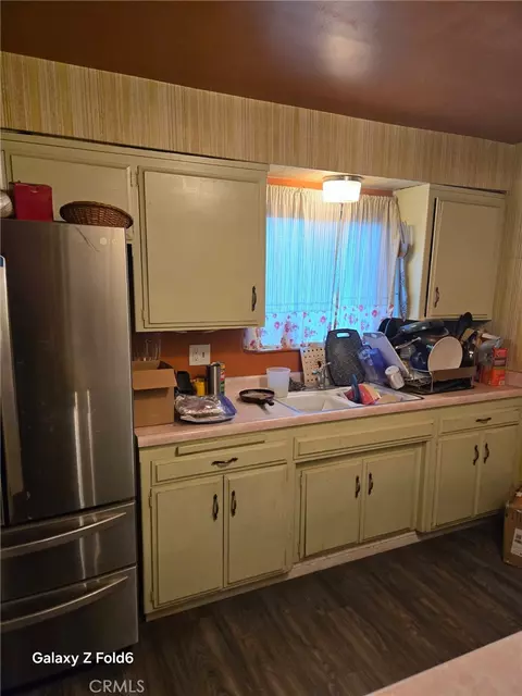 Kitchen - 461 W Scott St, Rialto, CA 92376 photo 4 of 5
