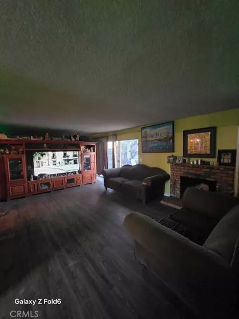 Living - 461 W Scott St, Rialto, CA 92376 photo 1 of 3