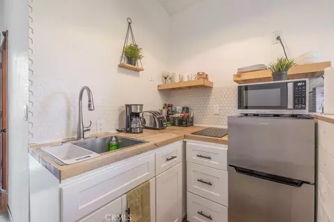 Kitchen - 721 Bear Mountain Rd, Big Bear City, CA 92314 photo 5 of 5