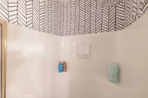 Bath - 721 Bear Mountain Rd, Big Bear City, CA 92314 photo 6 of 6