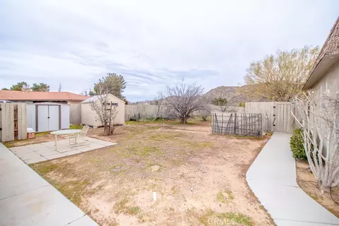 Exterior - 20376 Tonawanda, Apple Valley, CA 92307 photo 15 of 16